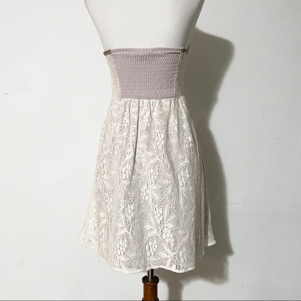 URBAN OUTFITTERS PINS AND NEEDLES Cream Lace Strapless Mini… - Picture 3 of 10